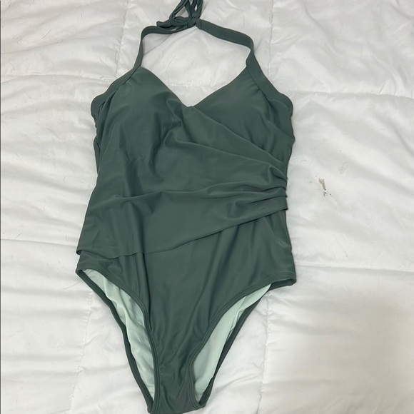 Cupshe Ruched Halter Swimsuit size medium green one piece bathing suit - Picture 2 of 9